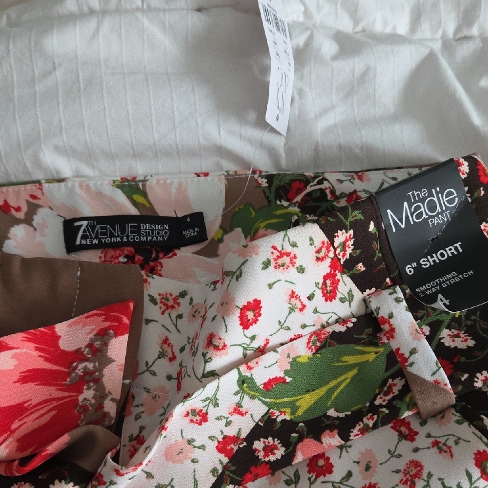 New York & Company Multicolor Floral Women's Shorts - Picture 2 of 4